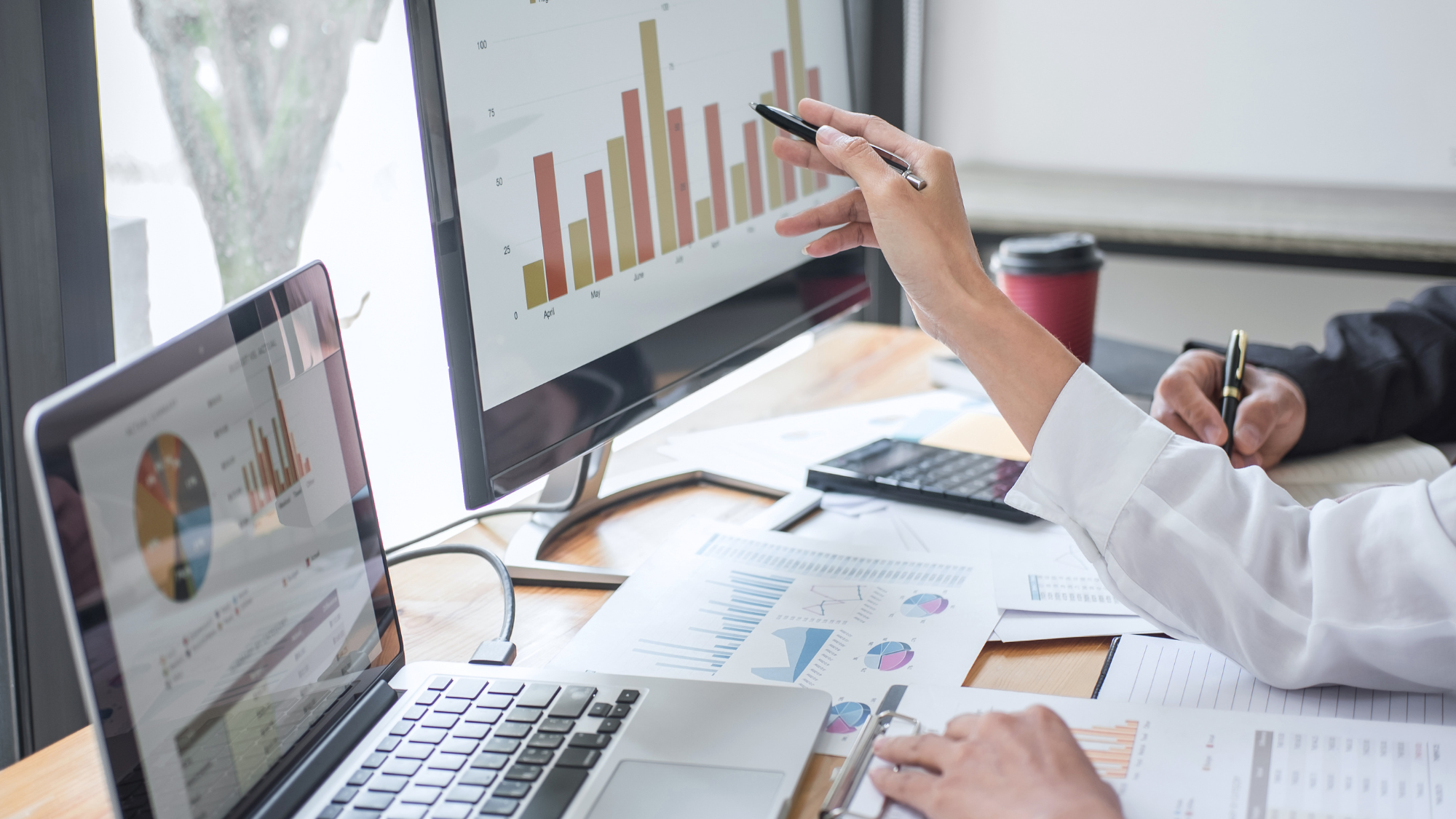 Building a Dynamic Interactive Report using AJAX and a Collection